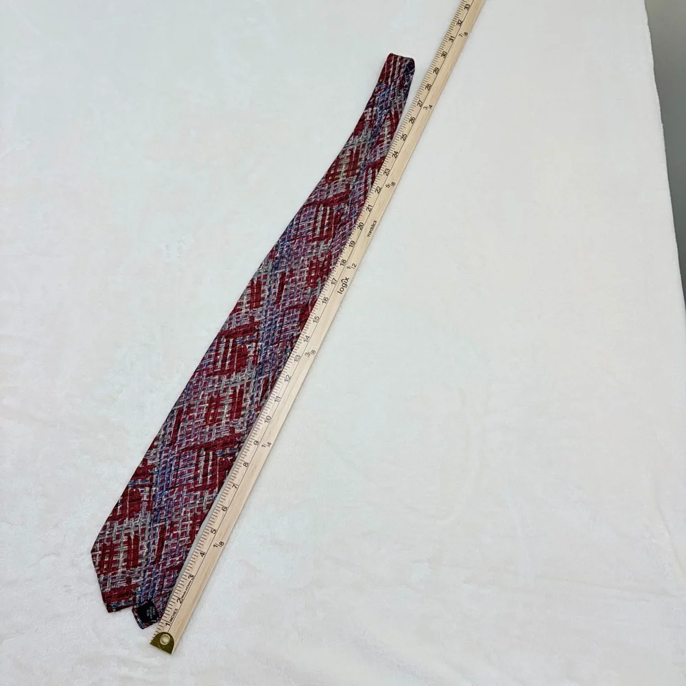 Bugatti Red and Gray Patterned‎ Silk Tie - Picture 5 of 5